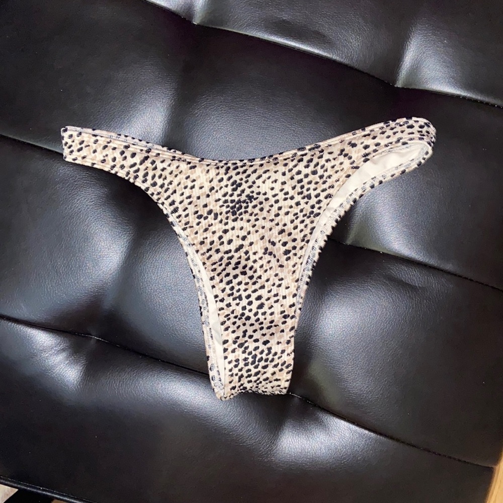 Ribbed high leg bikini